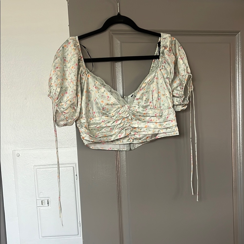 Floral Puff Sleeve Crop Top